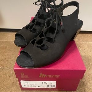 Black Munro sandals like new!